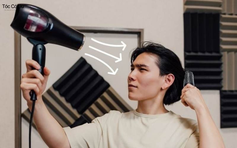 Chăm sóc tóc nam ngay tại nhà, tóc đẹp chuẩn salon cao cấp Sấy tóc thật khô sau khi gội để tránh tóc ẩm lâu sinh gàu