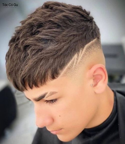 Kiểu tóc Mohican ngắn tattoo cá tính phù hợp với chàng trai phong cách đường phố
