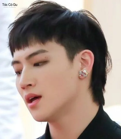 Tóc rễ tre nam nên cắt kiểu gì đẹp, dễ vào nếp, không bị bung chỉa? Kiểu tóc Mullet giúp tóc rễ tre nam tăng vẻ cá tính và nổi bật