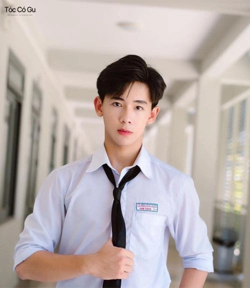 Top 10+ kiểu tóc chụp kỷ yếu nam đẹp bảnh bao, soái ca và ăn ảnh Kiểu tóc Side Part nam thanh lịch, vuốt rủ nhẹ nhàng