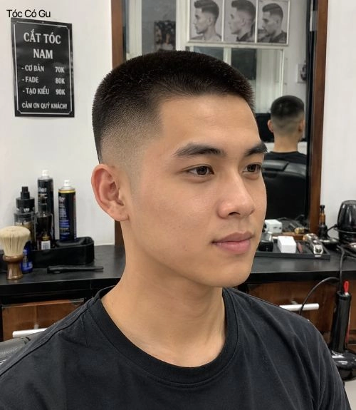 Top 10+ kiểu tóc đầu đinh đẹp, ngầu, nam tính hot nhất 2026 Chàng trai trẻ sở hữu mẫu tóc nam ngắn được cắt gọn gàng với kiểu tóc đầu đinh 3cm cực mát mẻ