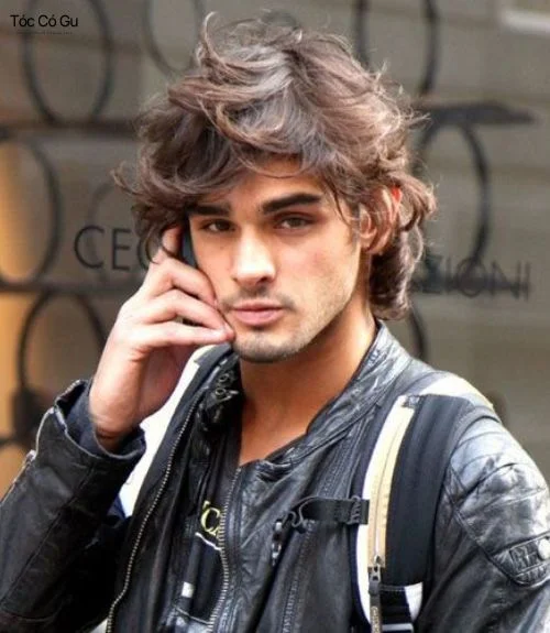 Messy Hair: Phong cách tóc rối tự nhiên, phóng khoáng, cuốn hút Messy Long Hair với vẻ đẹp tự nhiên và đầy phong cách