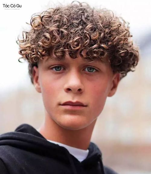 Bowl Cut là gì? 10+ kiểu tóc bát úp nam Retro cực chất Curly Bowl Cut