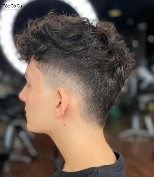 Faux Hawk: Kiểu tóc nam đẹp cá tính, năng động được yêu thích Taper Fade với đường chuyển tóc tự nhiên và tinh tế