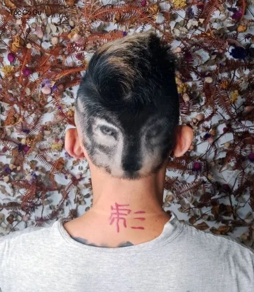 25+ kiểu kẻ tóc nam đẹp, chất và nghệ thuật được yêu thích nhất Tattoo tóc nam sau gáy với họa tiết mặt thú độc đáo.