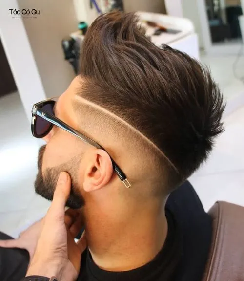 25+ kiểu kẻ tóc nam đẹp, chất và nghệ thuật được yêu thích nhất Kiểu kẻ tóc nam fade cao với đường line ngang sắc nét.