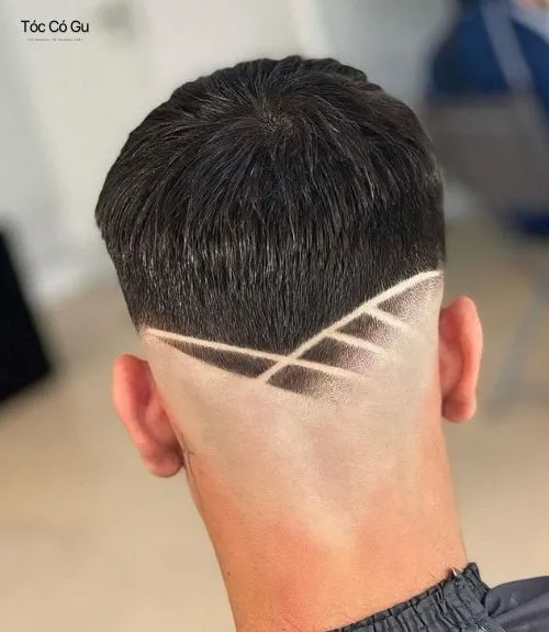 25+ kiểu kẻ tóc nam đẹp, chất và nghệ thuật được yêu thích nhất Tattoo tóc nam sau gáy với các đường kẻ chéo giao nhau.