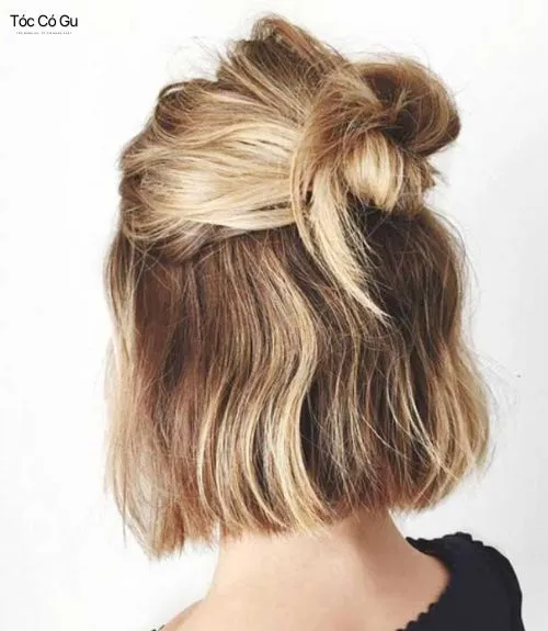 10+ kiểu tóc búi dự tiệc đẹp giúp tôn vẻ sang trọng và cuốn hút Tóc búi nửa đầu trẻ trung phù hợp với nhiều phong cách dự tiệc hiện đại