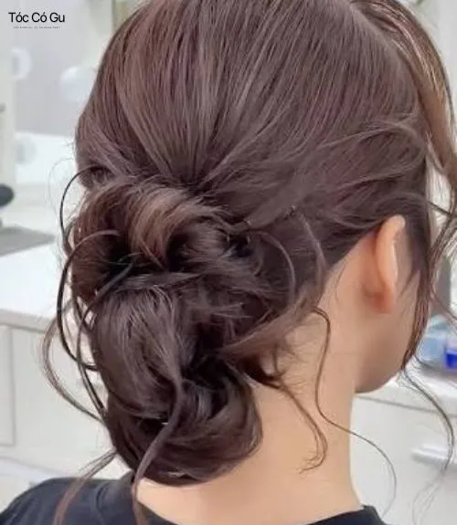 10+ kiểu tóc búi dự tiệc đẹp giúp tôn vẻ sang trọng và cuốn hút Tóc búi chignon cổ điển mang đến vẻ đẹp quý phái và thanh lịch