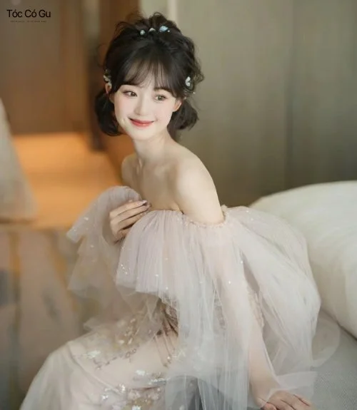 15+ kiểu tóc đi đám cưới cho nữ sang trọng, thu hút mọi ánh nhìn Kiểu tóc đi đám cưới tết nửa đầu