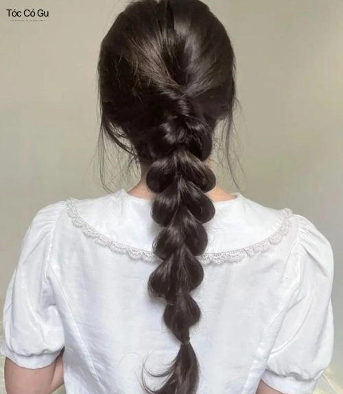 15+ kiểu tóc đi làm công sở đẹp, thanh lịch và dễ thực hiện mỗi sáng Kiểu tóc đi làm công sở tết đuôi sam truyền thống chỉn chu và gọn gàng