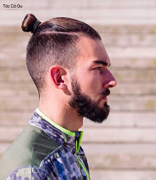 Top 10+ kiểu tóc Top Knot cực ngầu, đậm chất phong trần cho nam giới Top Knot kết hợp Undercut Skin Fade