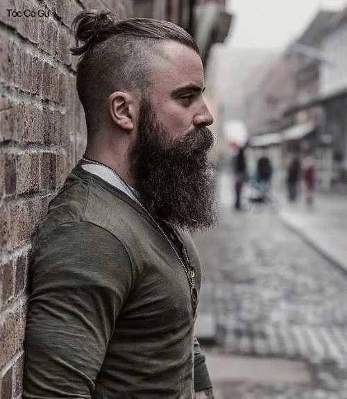 Top 10+ kiểu tóc Top Knot cực ngầu, đậm chất phong trần cho nam giới Viking Top Knot
