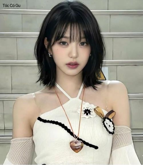 10 kiểu tóc chụp kỷ yếu nữ đẹp, siêu xinh cho ngày lễ tốt nghiệp Tóc ngắn mái thưa chụp kỷ yếu