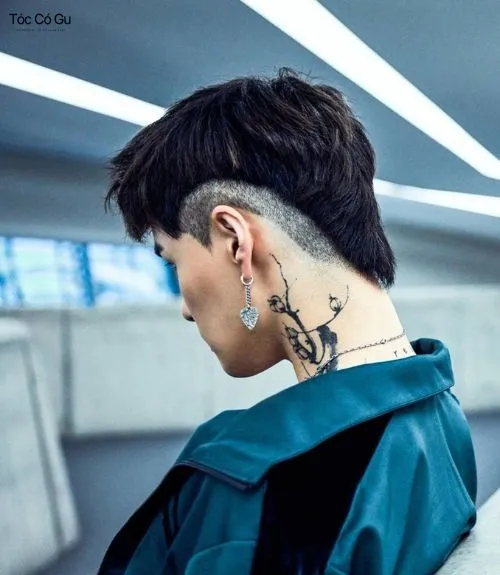12+ kiểu tóc gáy nhọn nam cực chất, chuẩn boy phố 2026 Ảnh chụp nghiêng kiểu tóc nam layer gáy nhọn, tạo kiểu bồng bềnh tự nhiên và hiện đại.