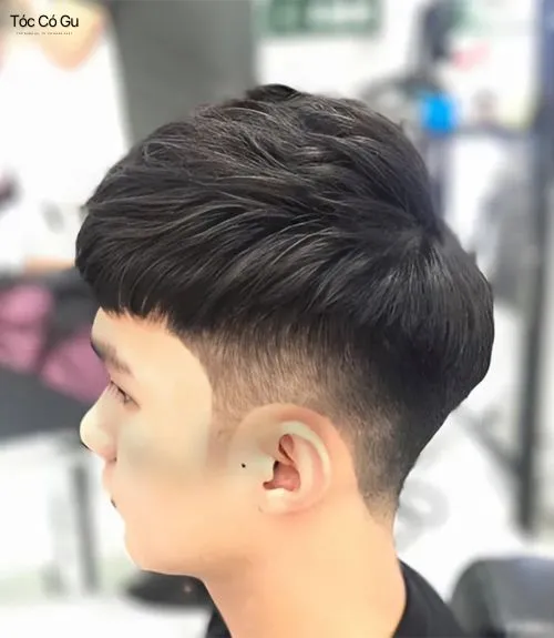 12+ kiểu tóc gáy nhọn nam cực chất, chuẩn boy phố 2026 Kiểu tóc nam cắt ngắn gọn gàng với phần gáy nhọn đầu nấu nhẹ nhàng, trẻ trung phù hợp cho học sinh sinh viên.