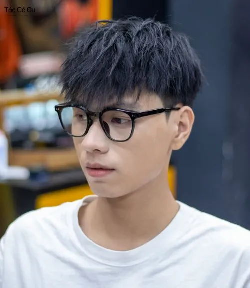 Top 10+ kiểu tóc uốn ruffled cho nam cool ngầu, cực chất Tóc uốn ruffled Textured Crop dễ thương và hack tuổi, phù hợp với các bạn trẻ yêu thích sự năng động, đáng yêu