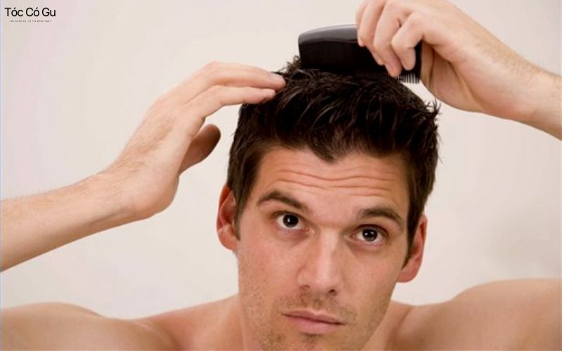 Cách sử dụng sáp vuốt tóc nam đúng cách, giữ nếp lâu Gội sạch và làm khô tóc