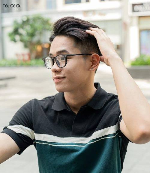 Nên vuốt sáp trước hay sau khi sấy tóc? 