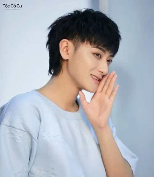 12+ mẫu tóc layer nam cạo 2 bên cá tính, trendy nhất 2026 Mẫu tóc layer cạo 2 bên trẻ trung năng động phong cách nam thần Hàn Quốc