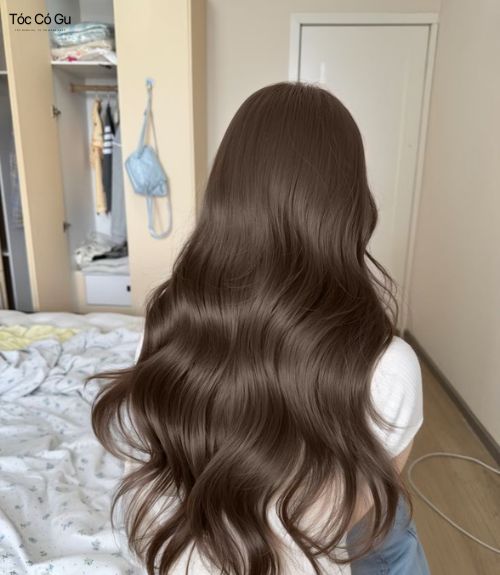 15+ Kiểu tóc uốn đuôi trẻ trung, bồng bềnh, hợp mọi dáng mặt Tóc uốn xoăn nhẹ phần đuôi