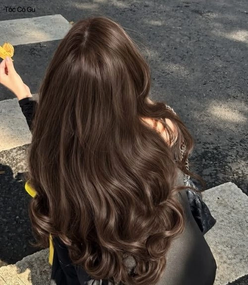Nâu socola trầm ấm giúp nàng da ngăm thêm thanh lịch